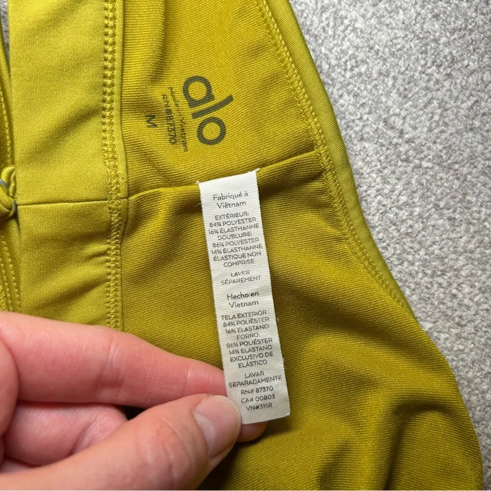 Alo Yoga Airlift Intrigue Bra Yellow/Green Size Medium - Picture 7 of 8